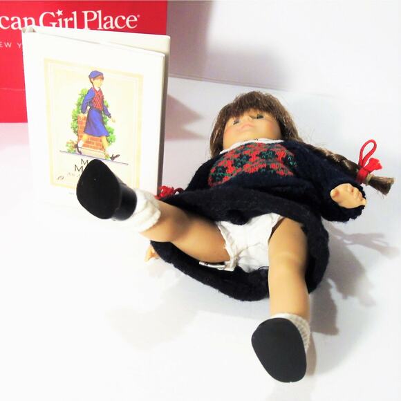 American Girl Pleasant Company Mini Molly Doll Cloth Glass Eyes 6.5" Meet Book - Picture 4 of 6